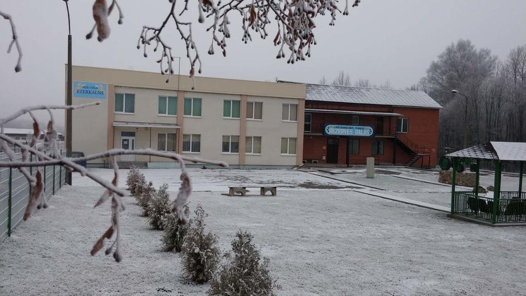 Viesu Maja Ezerkalns Hotel Krāslava Kültér fotó
