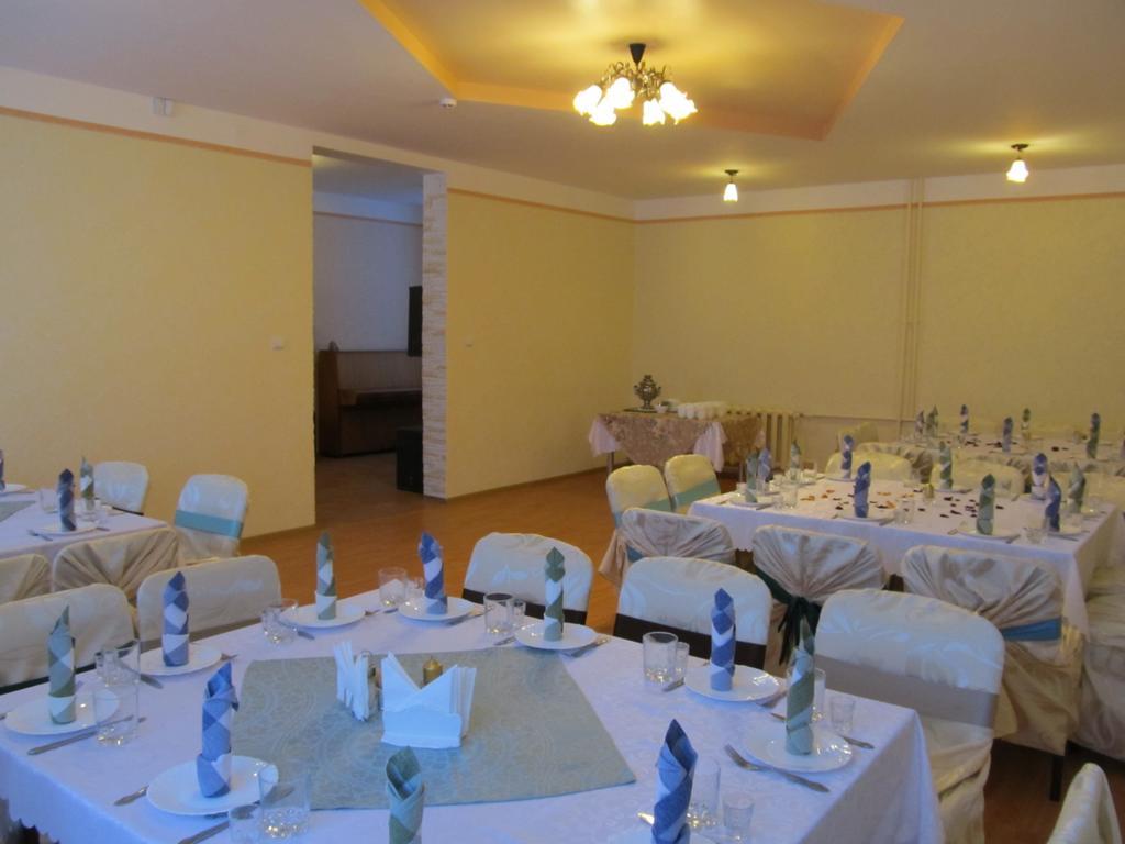 Viesu Maja Ezerkalns Hotel Krāslava Kültér fotó