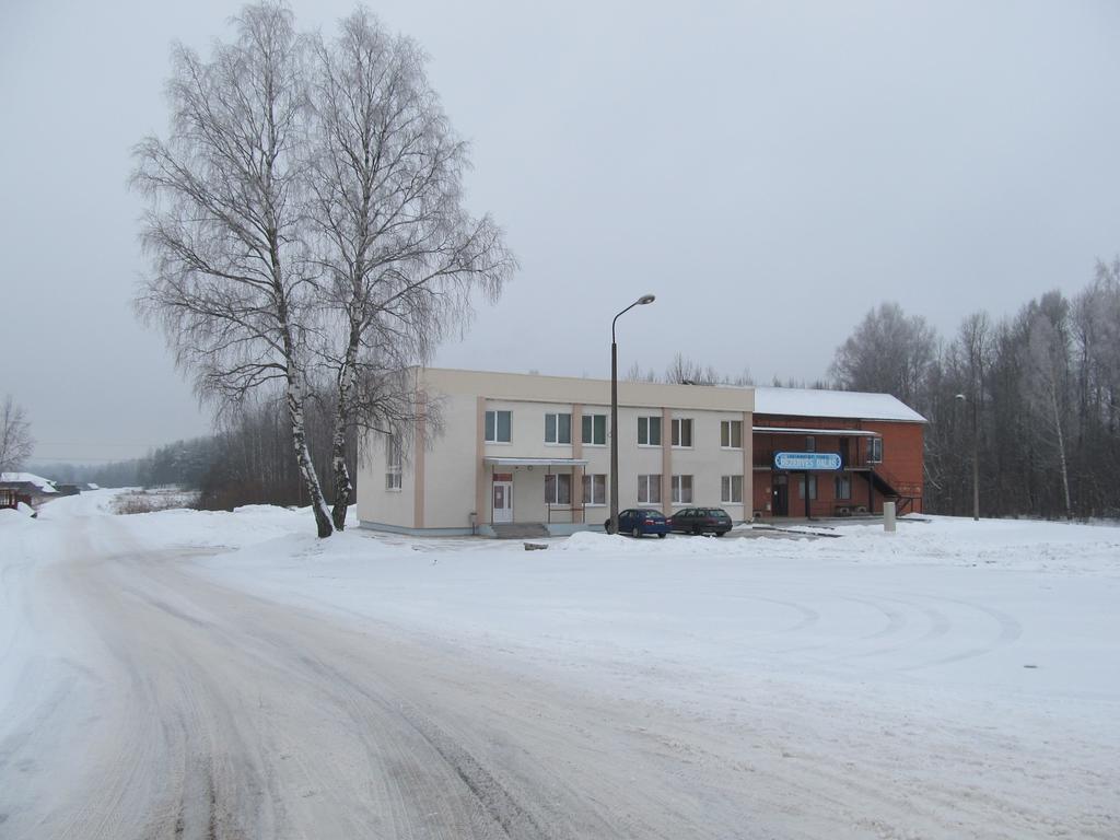 Viesu Maja Ezerkalns Hotel Krāslava Kültér fotó