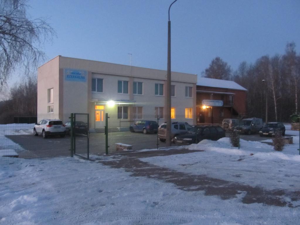 Viesu Maja Ezerkalns Hotel Krāslava Kültér fotó